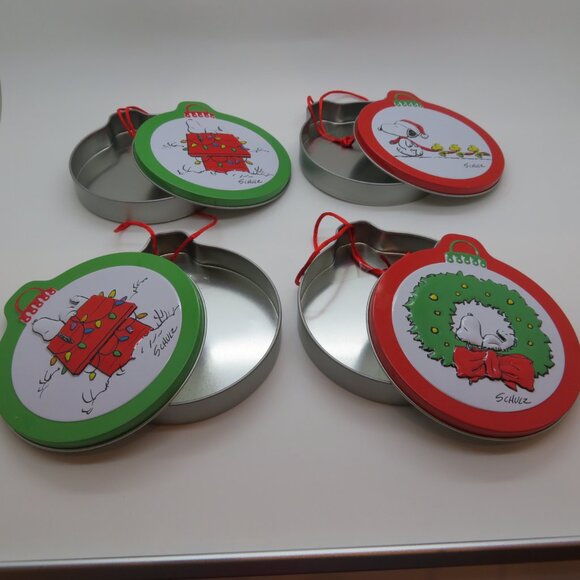Christmas Snoopy Round Empty Tin Can Lid Ornament Keepsake Container Set of 4 - Picture 6 of 10